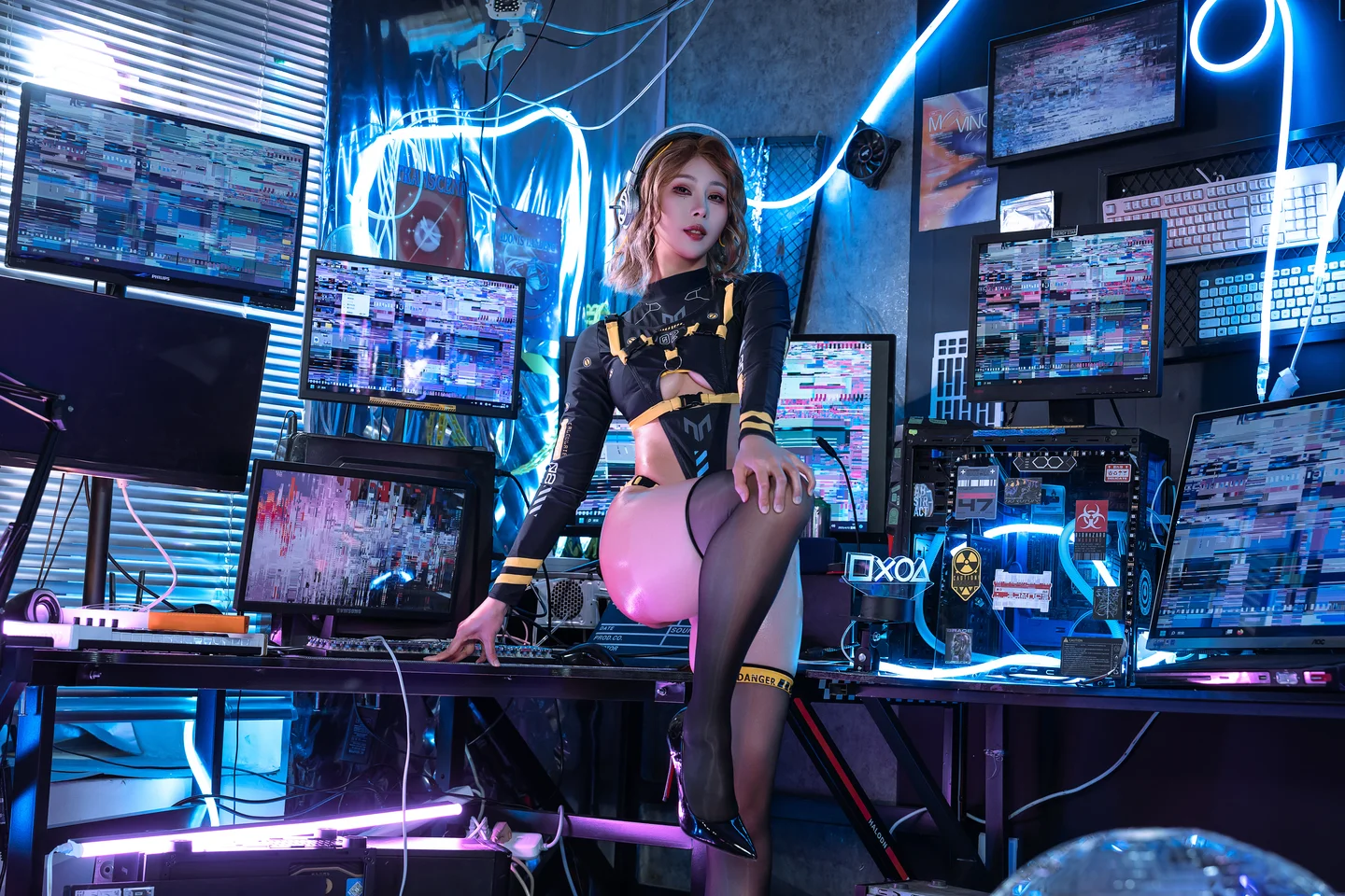 云溪溪 - 奶桃桃 骇入 [100P,1V-1.98GB] tg@simisebaisi 【丝足阁】016.webp